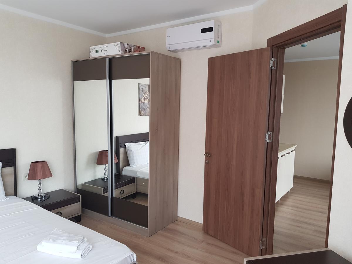 Aparthotel Viva Blue Batumi Esterno foto