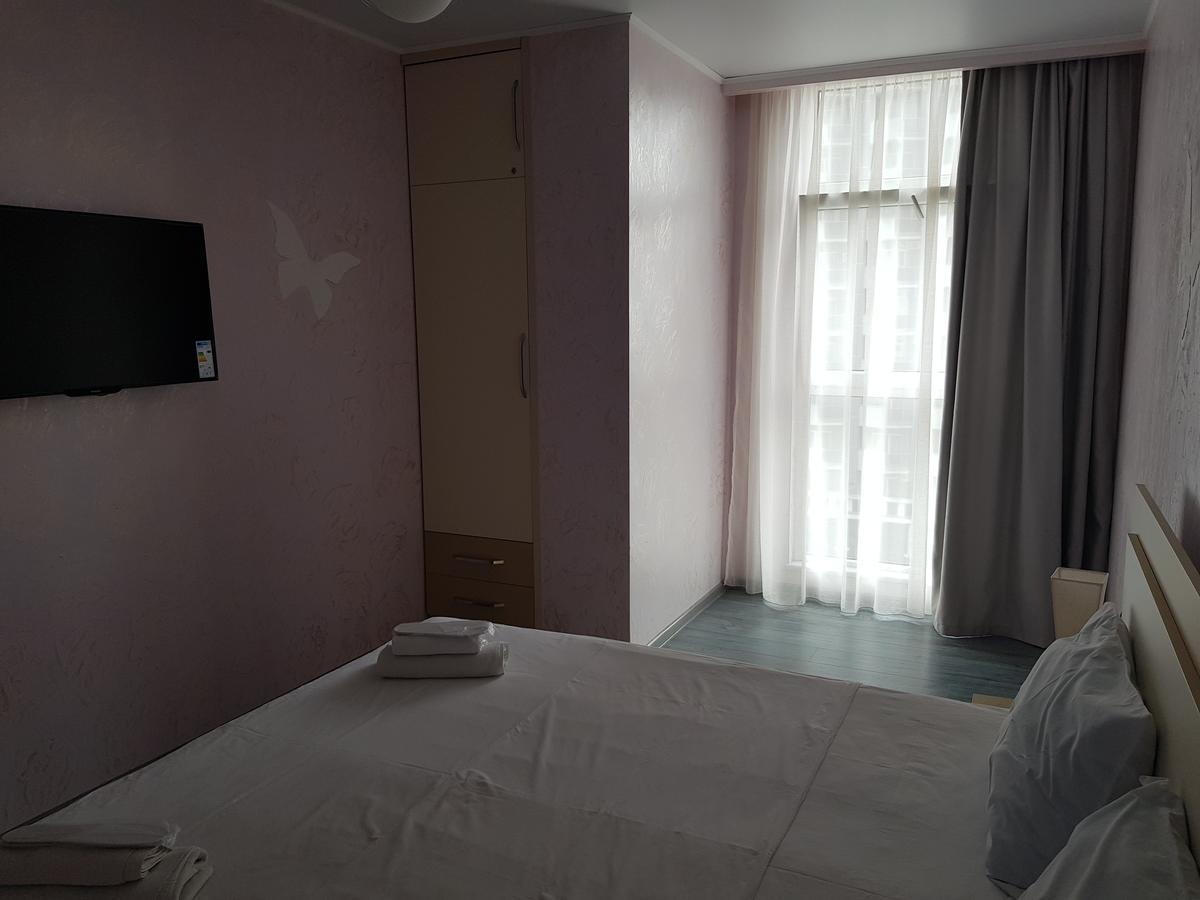 Aparthotel Viva Blue Batumi Esterno foto