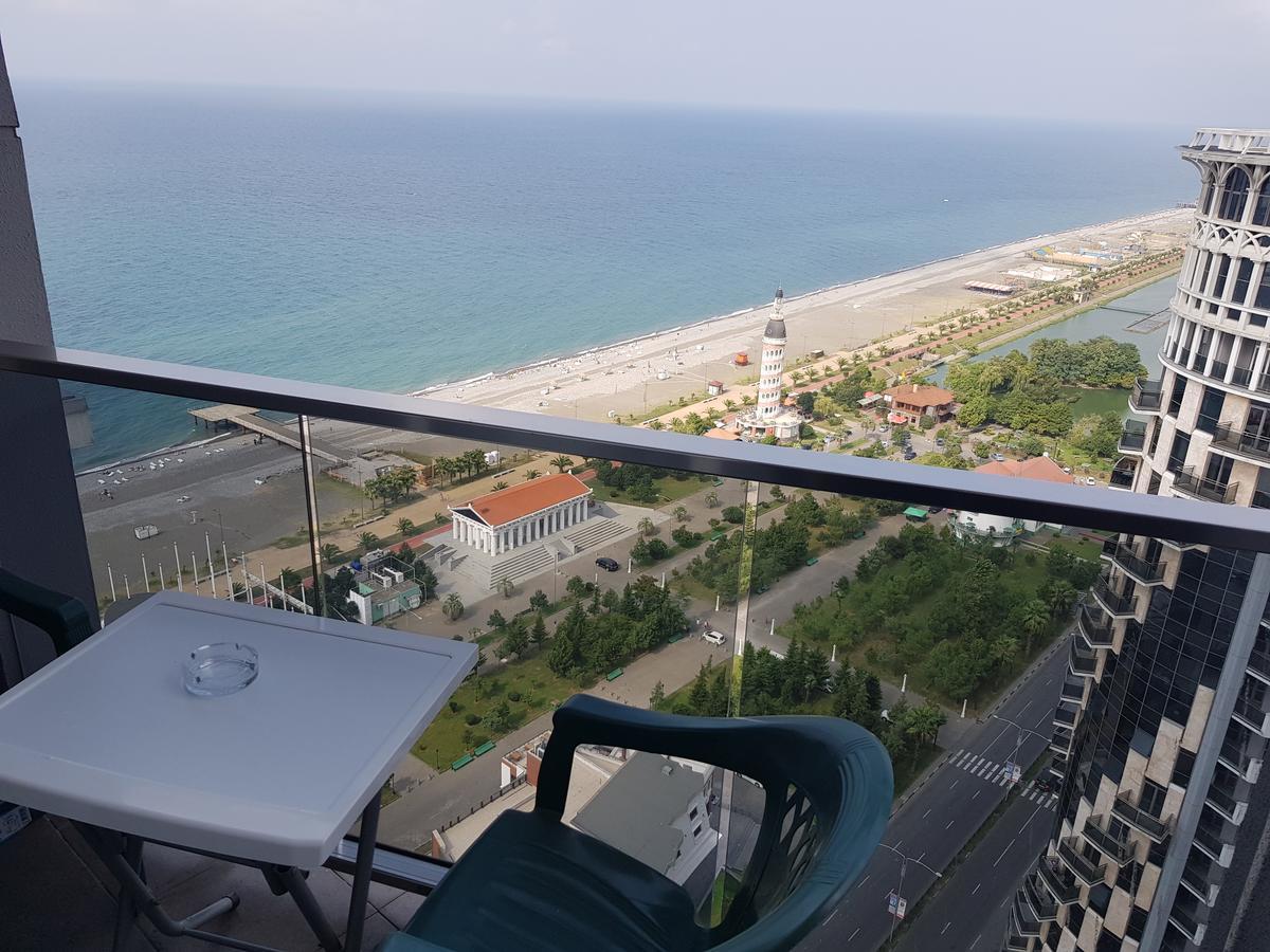 Aparthotel Viva Blue Batumi Esterno foto